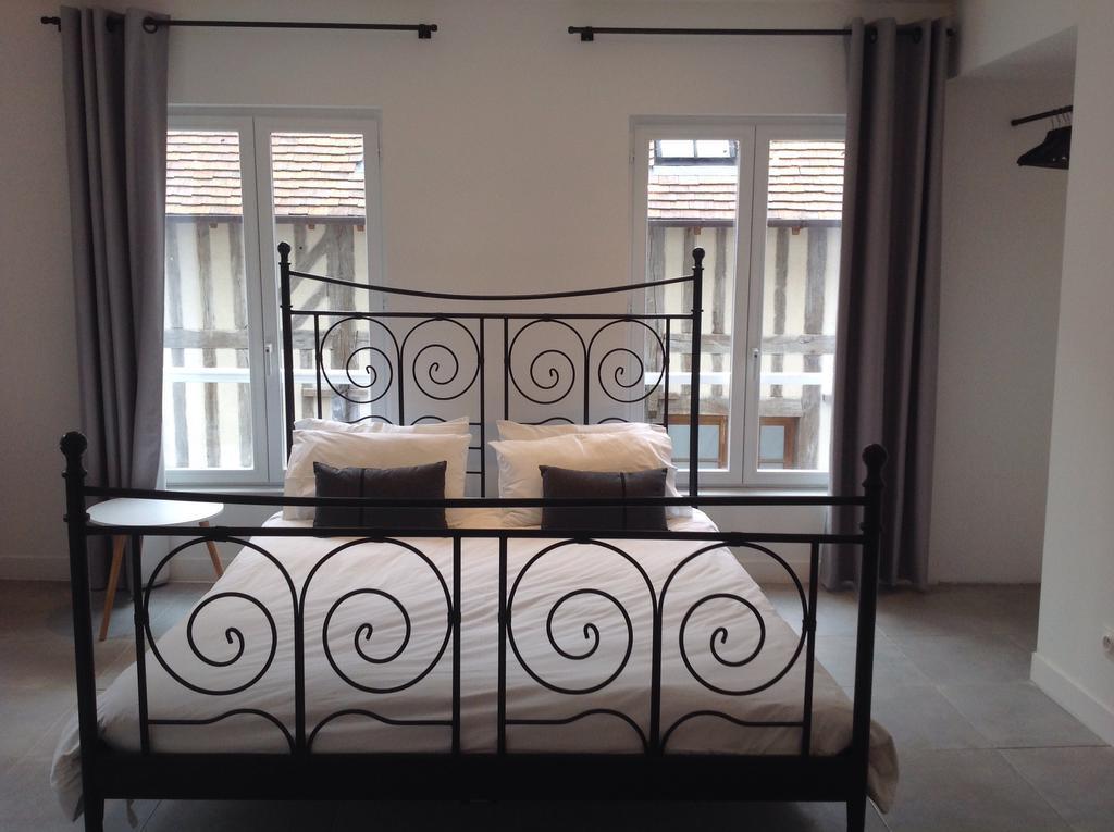 Couette-café Le Fond De La Cour 3*