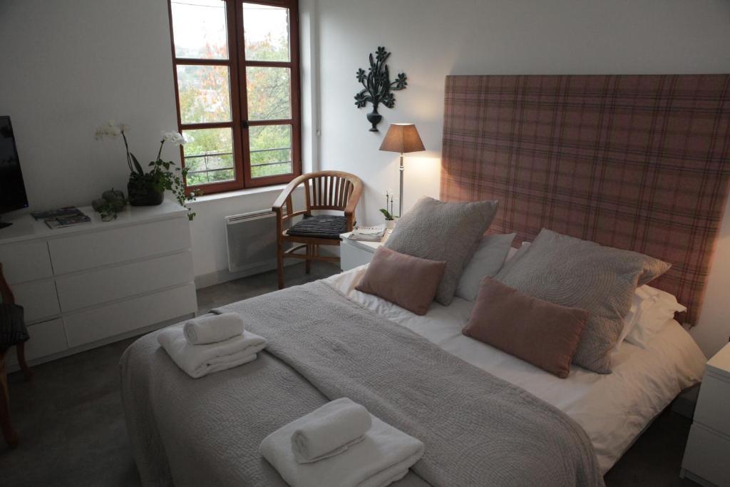 Le Fond De La Cour Couette-café 3*